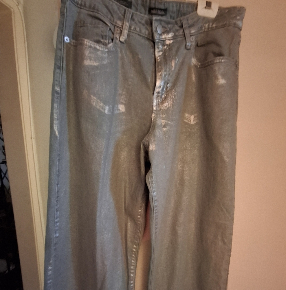 Brand New. Wild Fable Silver Flare high rise & wide Leg denim jeans.